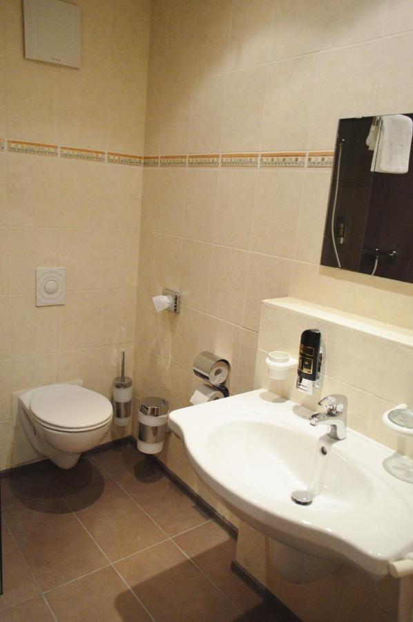 Hotel B8 Voerde Εξωτερικό φωτογραφία